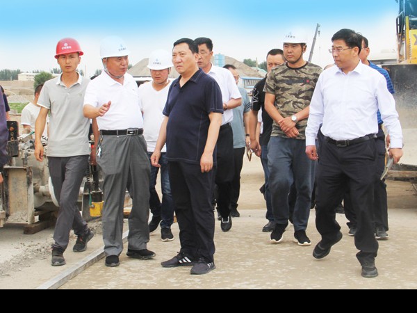 武威市委常委、涼州區(qū)委書(shū)記鞠毅一行到武威北二環(huán)項(xiàng)目調(diào)研指導(dǎo)工作