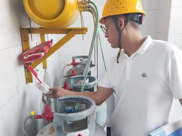 緊繃“安全弦”，嚴把“節(jié)前關(guān)”！新能源公司開展節(jié)前安全生產(chǎn)專項檢查