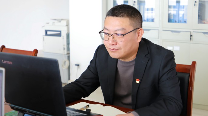 【榜樣力量】堅(jiān)守崗位，鑄就不凡業(yè)績(jī) ——記甘肅建投2024年度優(yōu)秀員工張久明